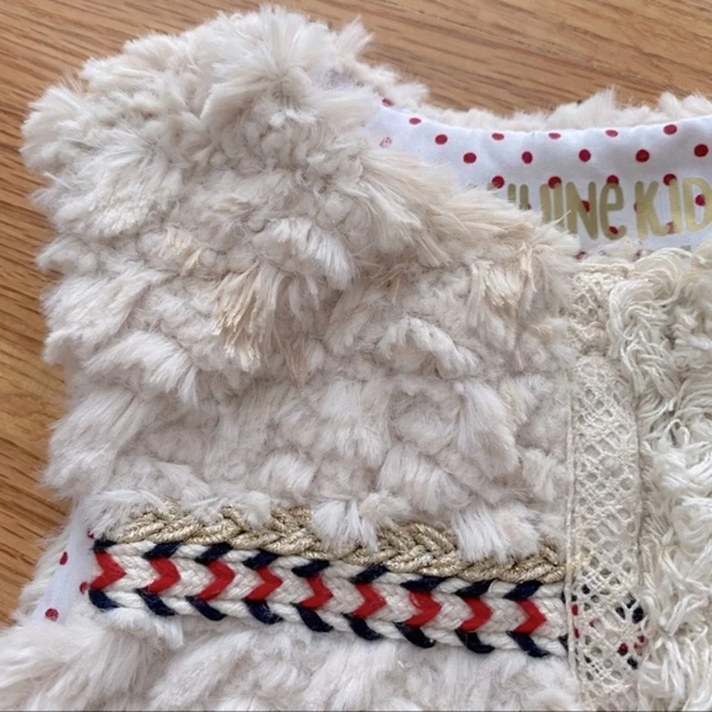 4/$25 Oshkosh B’Gosh Faux Fur Embroidered Vest in Cream sz 12-18 Month Polka Dot